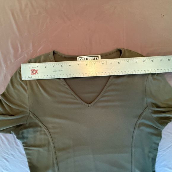 Carlisle Women's Tan/Green Long Sleeve V-neck Top Size Large MSRP $228 - Picture 5 of 7